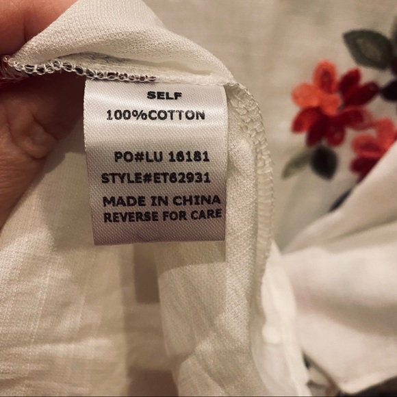 ✨NWT Gibson Latimer Embroidered Peplum Top - Picture 2 of 7